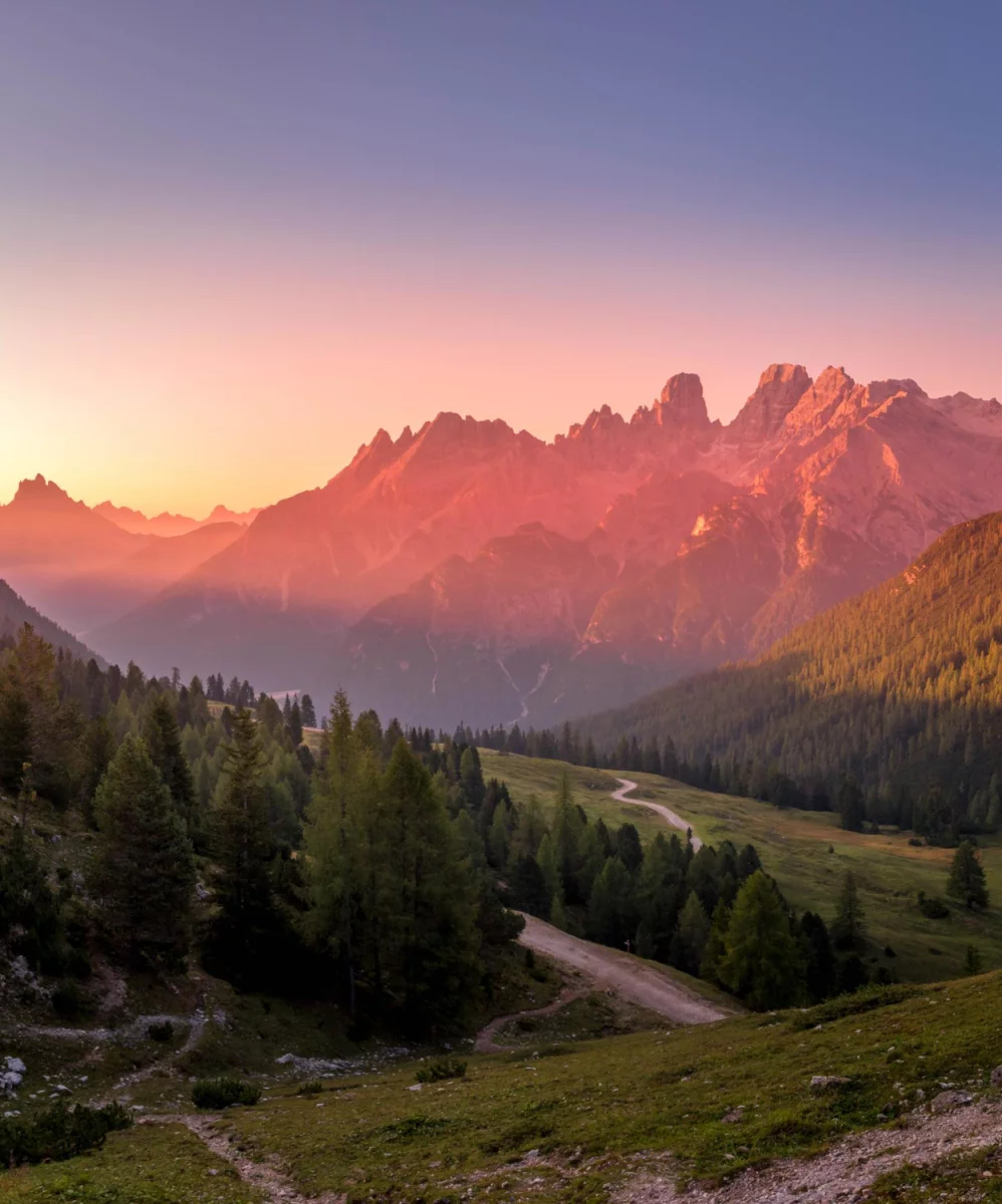 Jak wybrać idealne serum do twarzy w 2025 — przewodnik po składnikach, typach skóry i najlepszych produktach (drogeryjnych i premium)
